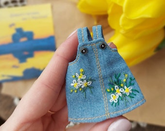 Easter embroidered dress for felt mouse. denim pinafore for felt mini toy. Soft doll casual romper