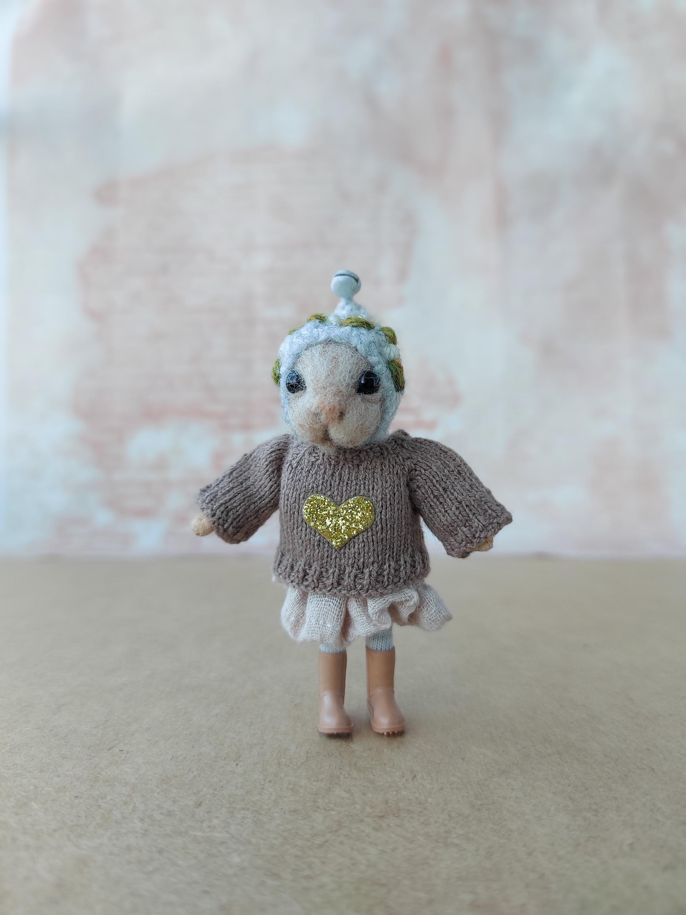 Miniature Knitted Sweater: Brown Cotton with Golden Heart, Fits 3" Felt Mouse. Not a toy. For adult collectors only