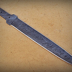 BB-36 Handgjord Damaskusståls dolkkniv med blankt blad och full tånge