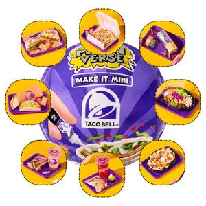 Pode incluir: Imagem promocional com vários itens de menu Taco Bell em miniatura dispostos ao redor de uma grande embalagem roxa. A embalagem tem o texto "MAKE IT MINI" e o logotipo do Taco Bell. Os itens incluem tacos, quesadillas e bebidas, todos em pequenas bandejas roxas.