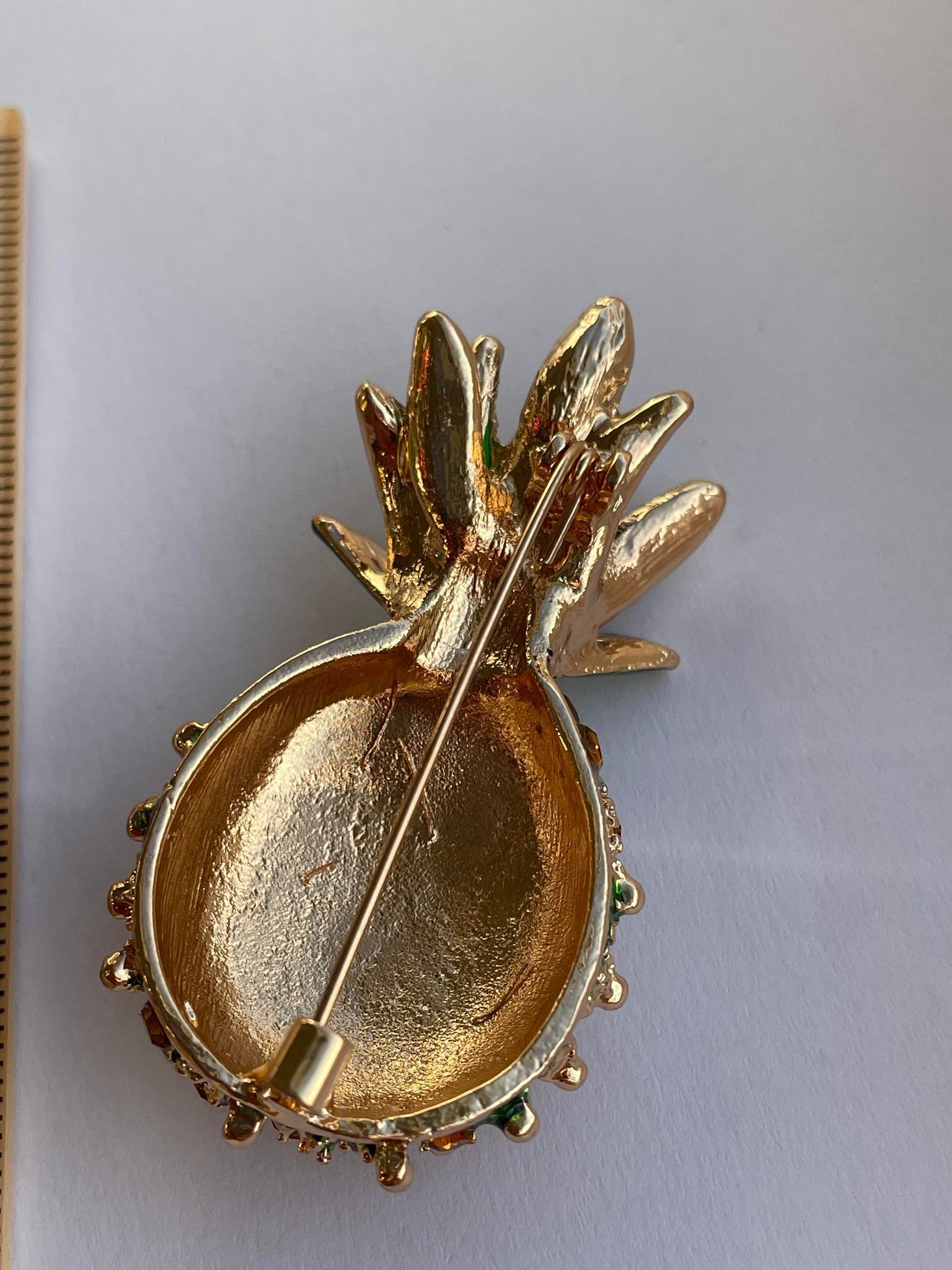 Broche Ananas Vintage Argenté Et Strass - Occasion, Bon état
