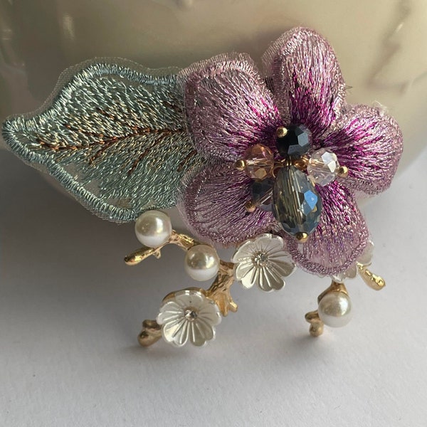 Embroidered pearl flower brooch, beaded brooch, pearl brooch, embroidered brooch