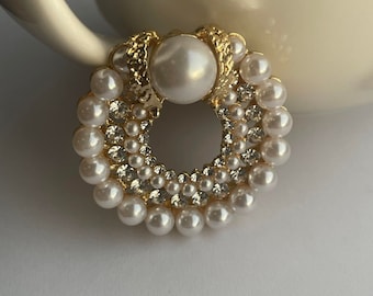 Vintage style faux pearl brooch, pearl brooch, vintage brooch