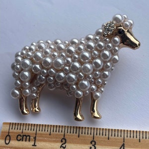 Faux pearl sheep brooch, Welsh sheep gift, Welsh brooch, Wales brooch, sheep brooch, sheep gift, sheep jewellery, farmers brooch image 3