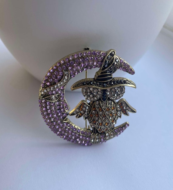 Owl and moon brooch, owl brooch pin, owl jewellery, rhinestone owl, witchy brooch, witchy jewellery, owl brooch, moon brooch, magical brooch