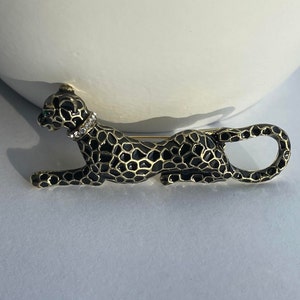 Strass und Emaille Leopard Brosche, Leopard Brosche, Leopard Schmuck, Leopard Geschenk, Katzen Liebhaber, schwarze Leopard Brosche