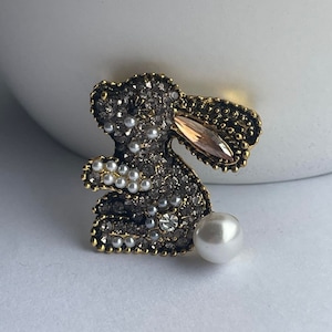 Rhinestone faux pearl rabbit brooch, rabbit brooch, Easter rabbit brooch, Easter brooch, rabbit jewellery, rabbit gift, pearl brooch