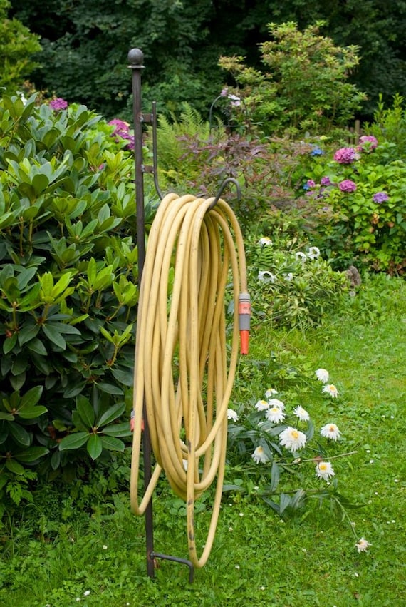 Free-Standing Garden Hose Reel
