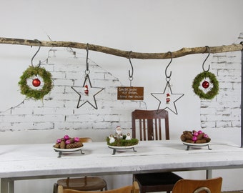 Travesaño de mesa de madera sobre la mesa de jardín, decoración de mesa, poste de mesa, comida para pájaros, mesa de jardín, mesa de comedor, mesa, balcón, jardín, decoración, bricolaje