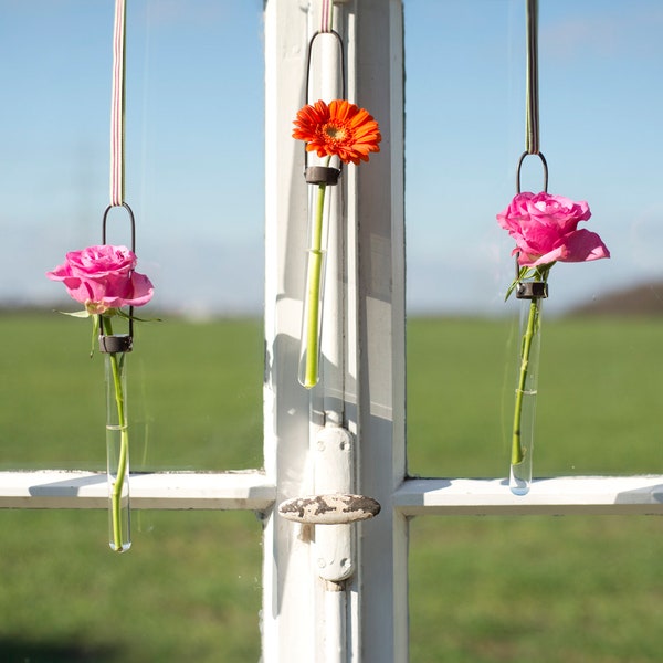 Reagenzglashalter "Hängerchen", Vase,Fensterdeko zum hängen,Blumen,Floristik,DIY,Schnittblumen,Geschenkidee,Freund,Einzug,Wohnen,Muttertag,