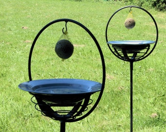 Bain d'oiseaux, abreuvoir sur bâton, support boule de suif sur bâton, lieu de nourrissage sur bâton, bain d'oiseaux sur bâton, jardinière sur bâton, piquet de jardin,