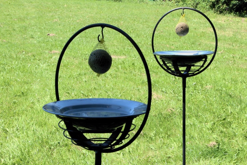 Bird bath, watering place on stick, suet ball holder on stick, feeding place on stick, bird bath on stick, planter on stick, garden stake, image 1