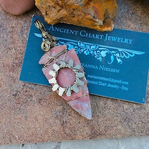 Industrial Agate Arrowhead Wire Wrapped Pendant, Cosplay, Fantasy, Gift for Him, Gift for Her, Post-Apocalypse