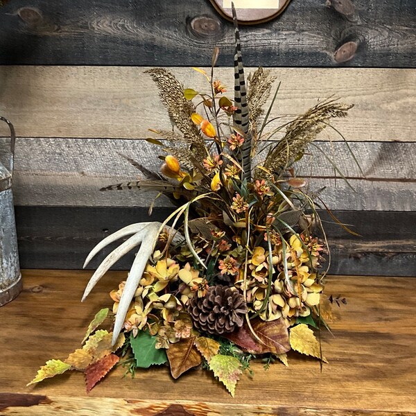 Wildflower Deer Antler Centerpiece, Deer Antler Floral, Antler Arrangement, Cabin Table Piece, Hunting Arrangement