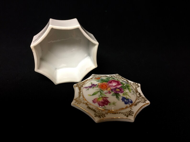 Porcelain Ring Presentation Box Japan Gold Gilt Floral 8-Sided Vintage