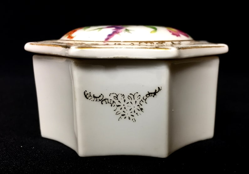 Porcelain Ring Presentation Box Japan Gold Gilt Floral 8-Sided Vintage