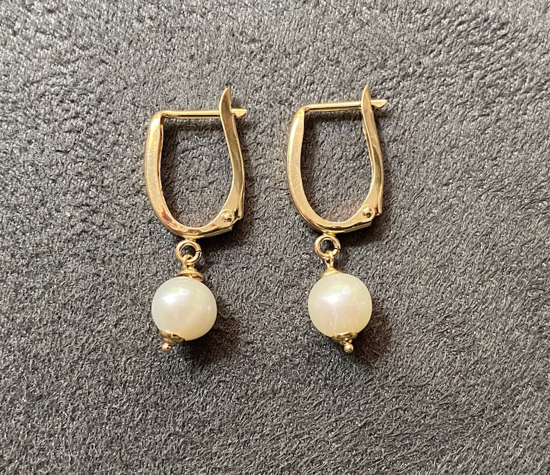 14k Yellow Gold 7mm Pearl Latch Back Earrings
