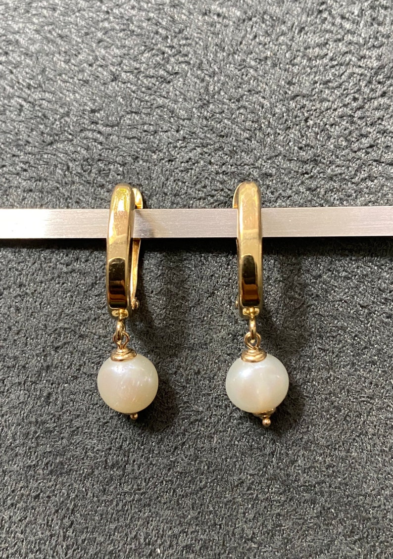14k Yellow Gold 7mm Pearl Latch Back Earrings