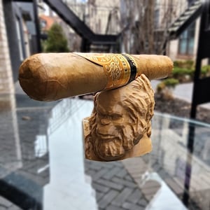 Sasquatch Cigar Stand