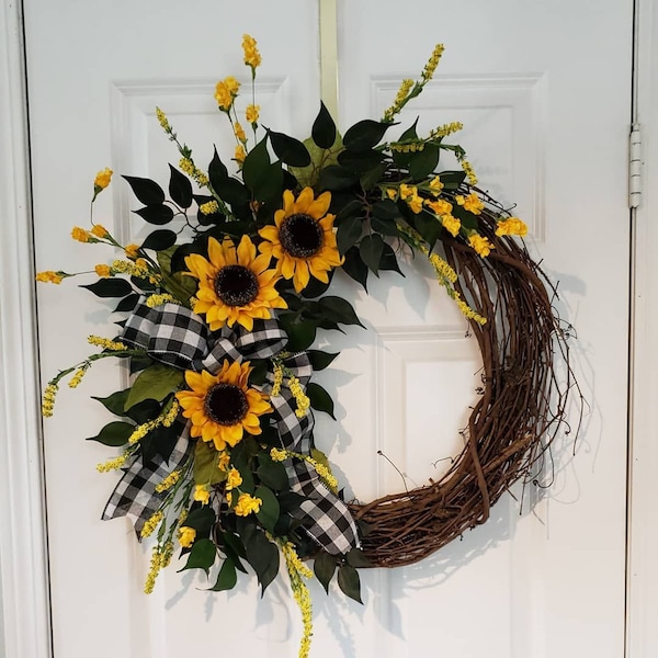 sunflower wreath,front door wreaths,wreaths for front door,year around wreath,Fall wreath,Autumn decor, Autumn wreath, Fall sunflowers