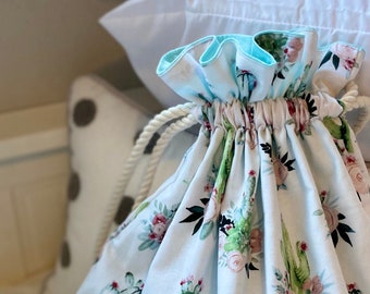 Zaino Drawstring (Floral/Blue Dot)