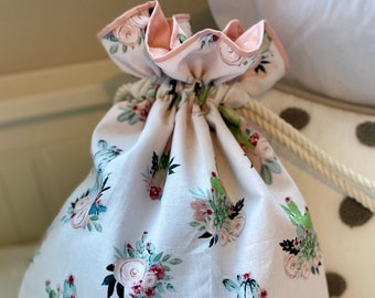 Drawstring Backpack (Cactus/Pink Dot)