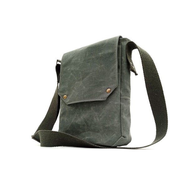 Dodo's Vertical Messenger waxed canvas crossbody shoulder bag - Laptop Bag, daily Bag, School Bag, waterproof bag, waxed retro vintage bag