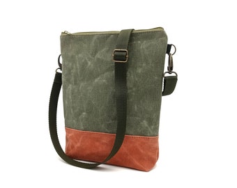 Stylish Crossbody Traveler Bag, Waxed Canvas Tote with Cotton Lining, Perfect for Everyday Use. School bag, zipper Crossbody Bag for Daily.