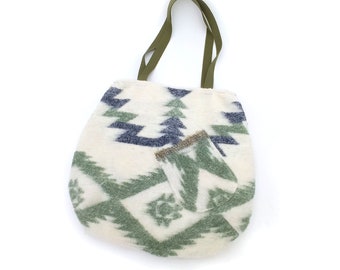 Wool Tote Bag - Amerindian Blanket. Shoulder Tote, Daily Bag, Everyday bag, simply bag, Large big bag, woven bag, traditional wool fabric
