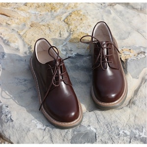 Handmade Genuine leather women&#39;s flat Tie shoes,Retro Round head Shoes,Brown Flat Shoes