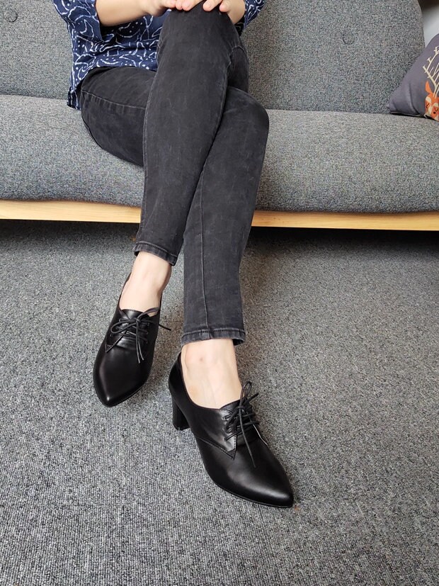 Handmade Women Black Leather Shoes,low Thick Heel Shoes  display picture 1