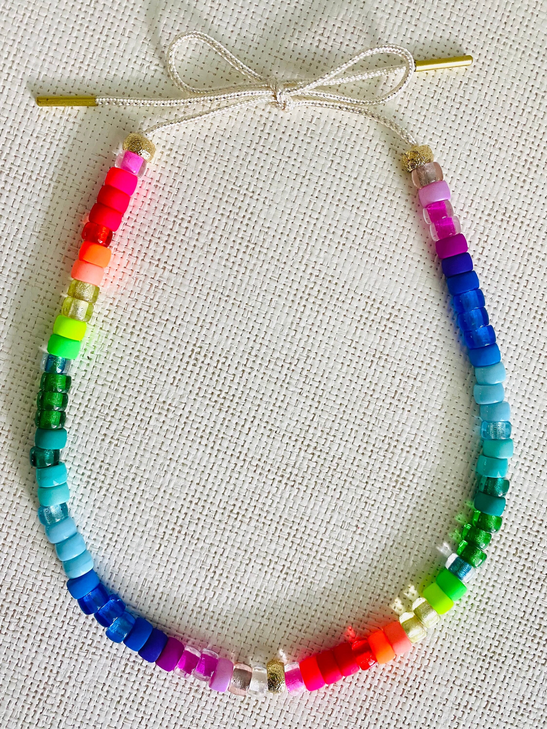 Rainbow Beads Flower Necklace (1.0) | Roblox Item - Rolimon's