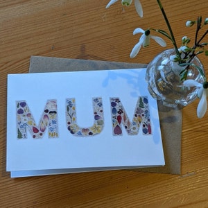 Tarjeta del Día de la Madre / Tarjeta de felicitación MUM / Tarjeta del Día de las Madres / Tarjeta de flores prensadas / Tarjeta floral / Tarjeta de felicitación en blanco FSC / Deborah Crago