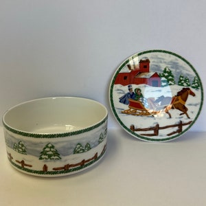 Mikasa &#39;Country Sleigh&#39; Vintage Christmas Porcelain Trinket Box