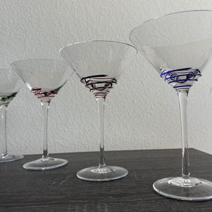 Rare Pier 1 Martini Glasses – Set of 4 – Color Swirl Accents – Red Green Blue Purple – Studio Glass Style – Discontinued