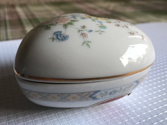 Vintage GORHAM® Heart Shape Porcelain Trinket Box… - image 1