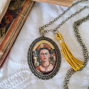 Weird Necklace with artistic portrait, Necklace with mexican painture, Museum Necklace, Unique jewelry with art paintings