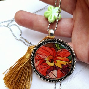 Collana con grande ciondolo floreale, Ciondolo con immagine fiore,  Ciondolo con fiore arancione, regalo in voga,  regali alla moda