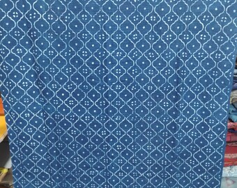 Mooie indigo natuurlijke kleurstof katoenen spreien Spreien en plaids Blokgedrukte deken Dekens Zachte indigoblauwe sofa Spatlappen