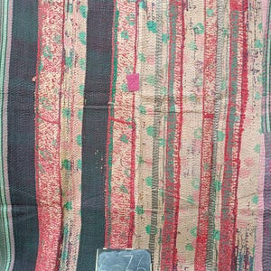 One of kind Vintage Sari Patchwork Kantha Quilt Blanket Bohemian Bedding Indian Cotton Quilt Embroidered Rug Bedding Throw Wall Tapestry