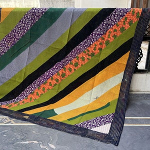 Recycled Indian Sari Patchwork kantha Blanket,Handmade Indian Vintage Kantha Quilt, indian kantha quilt