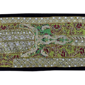 Handmade Indian Wall Tapestry: Vintage Embroidered Boho Decor (40x80cm)