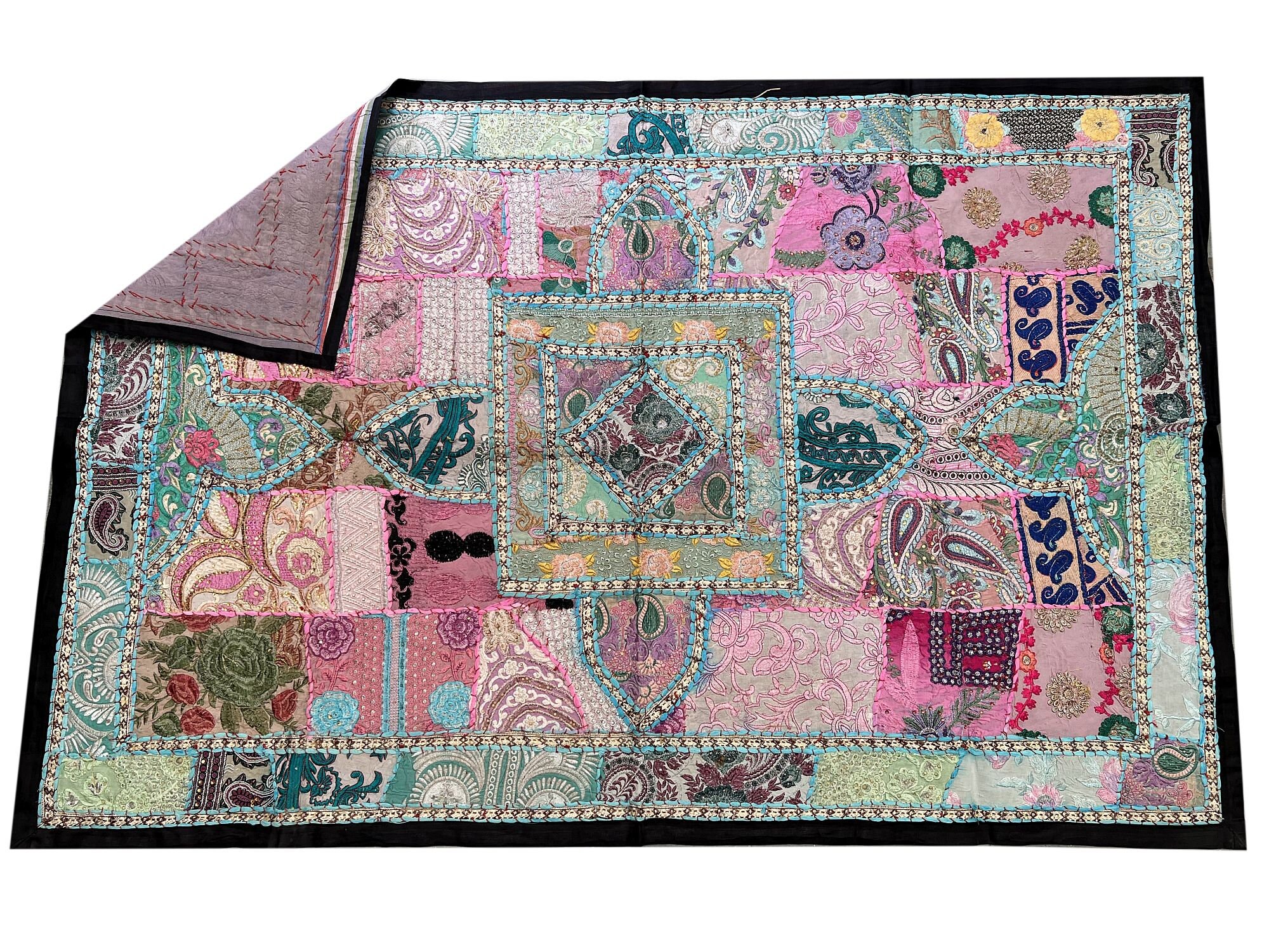 ヴィンテージ インド パッチワーク タペストリー：刺繍入り壁掛け（40