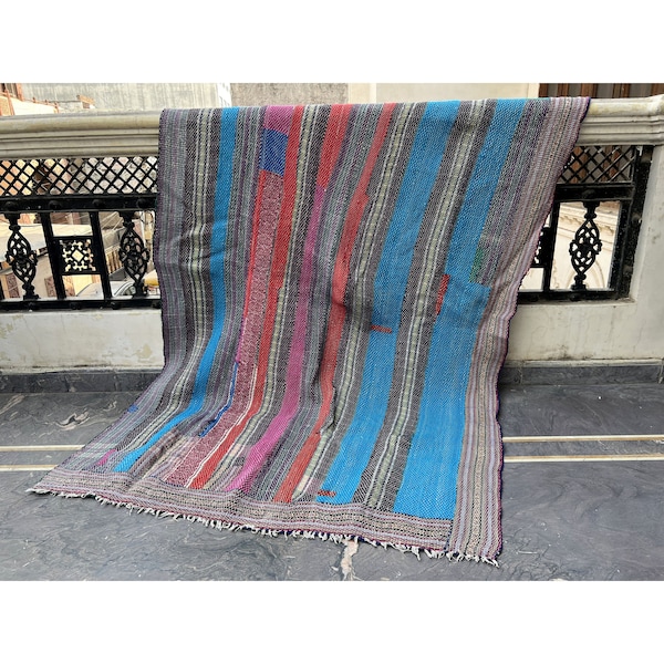 Colcha Kantha Sari Vintage de Patchwork: Manta individual de algodón indio hecha a mano