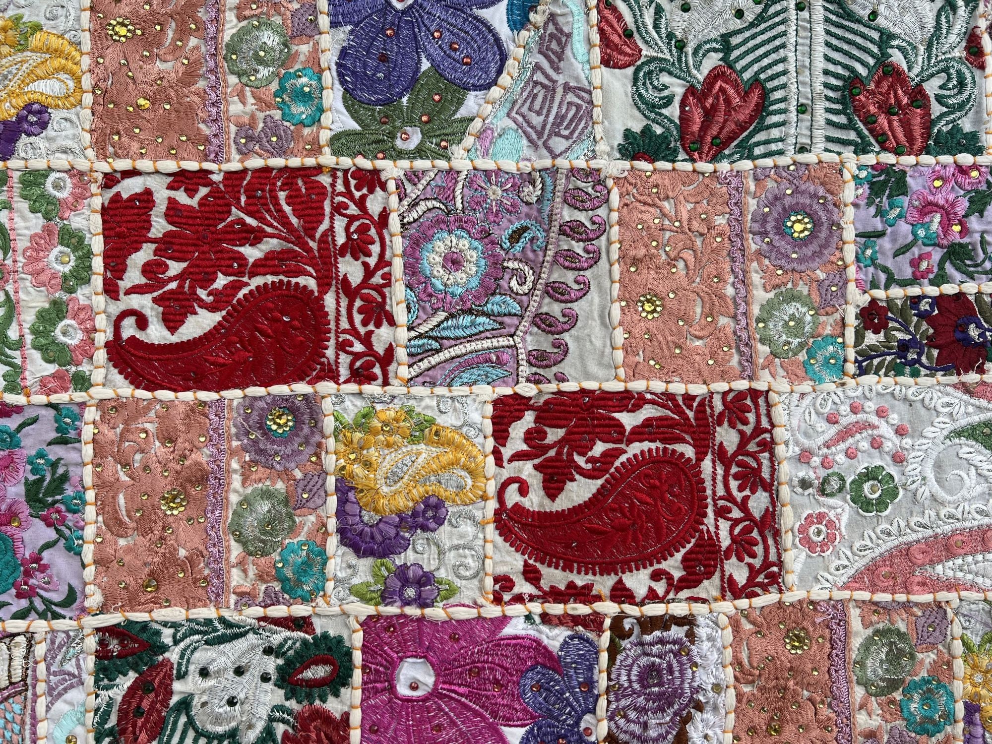 Tapssere murale ndenne lourde brodée à la man perles patchwork