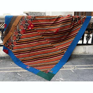 Couverture réversible Kantha bohème vintage, jeté patchwork de sari indien