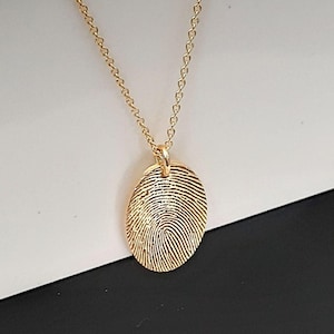Fingerprint oval pendant • Personalized 14k solid gold • Actual Handwriting necklace • Real gold Memorial Jewelry • Grandma Gift