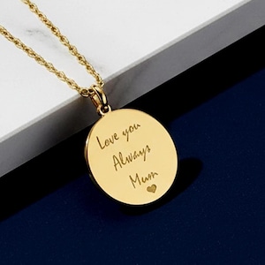 Handskrivet hänge i massivt guld, halsband i 14 karat gult guld, graverad skivaberlock, personliga smycken, anpassad skiva, handskriftspresent till henne