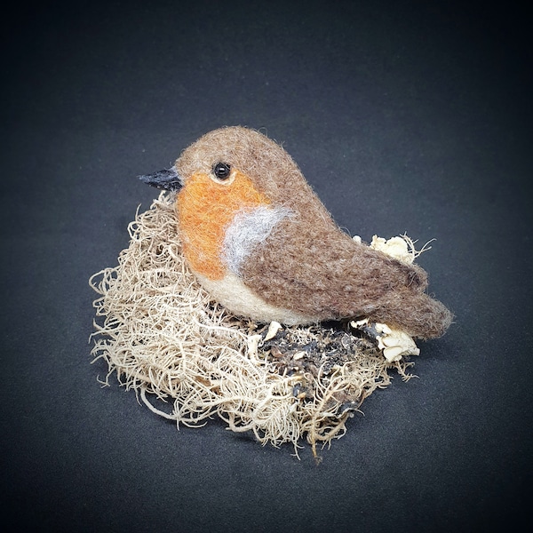 Robin Needle Felted Brooch - Felt Garden Bird Pin - Bird Lovers Gift for Her