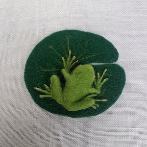 Needle Felt Frog on Lily Pad ~ Original handmade needle felted wool sculpture by Nikki Woollatt